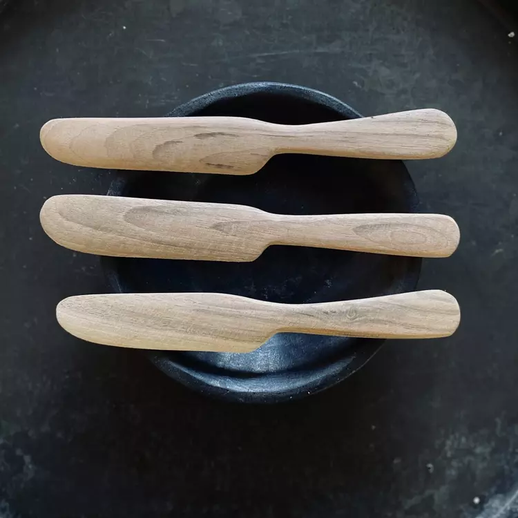 Butter knife top